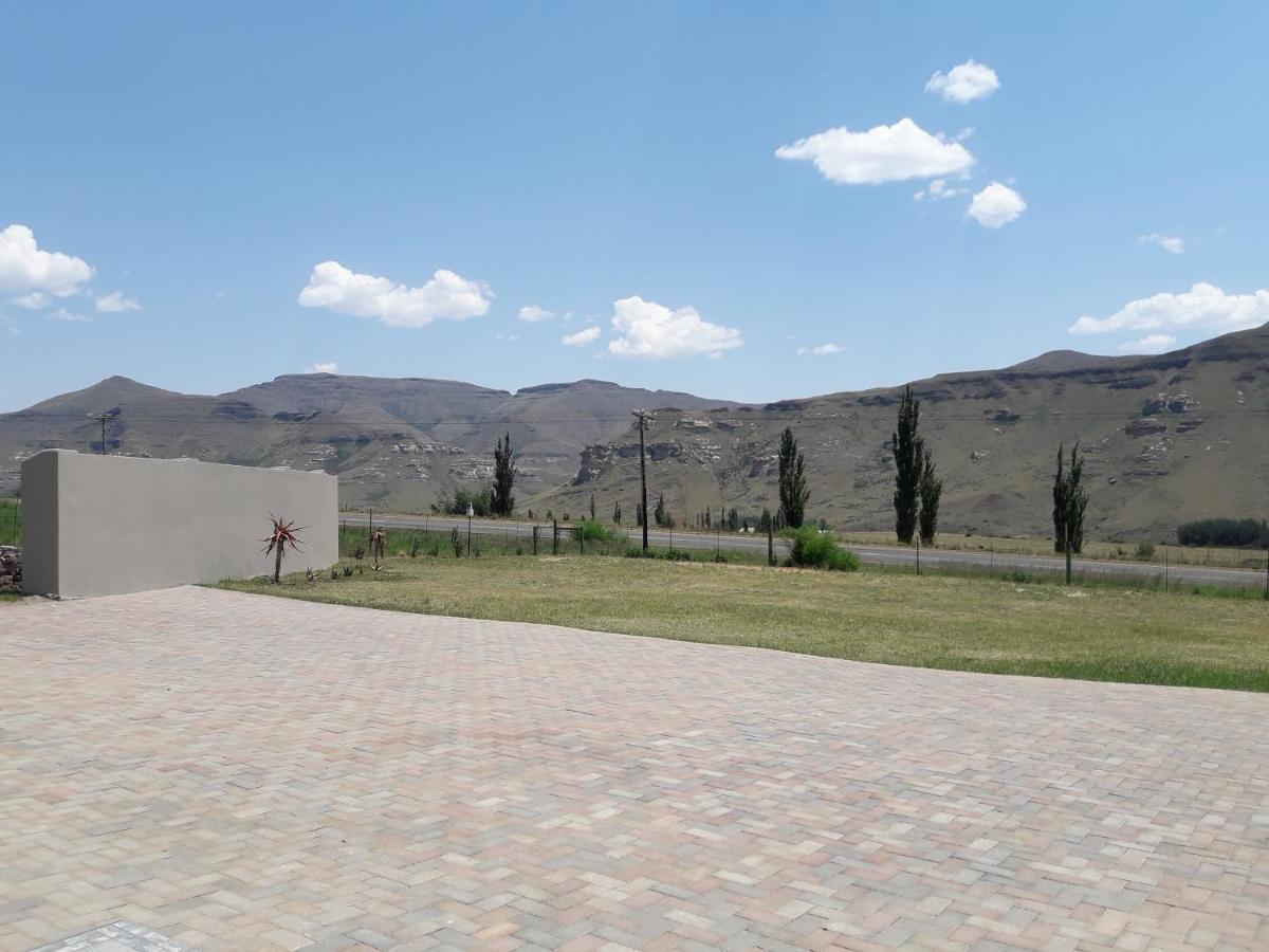 Willow Manor Clarens Exteriör bild